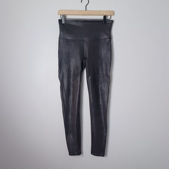 Spanx Shapewear Black Faux Leather Leggings Size Large - Picture 1 of 10